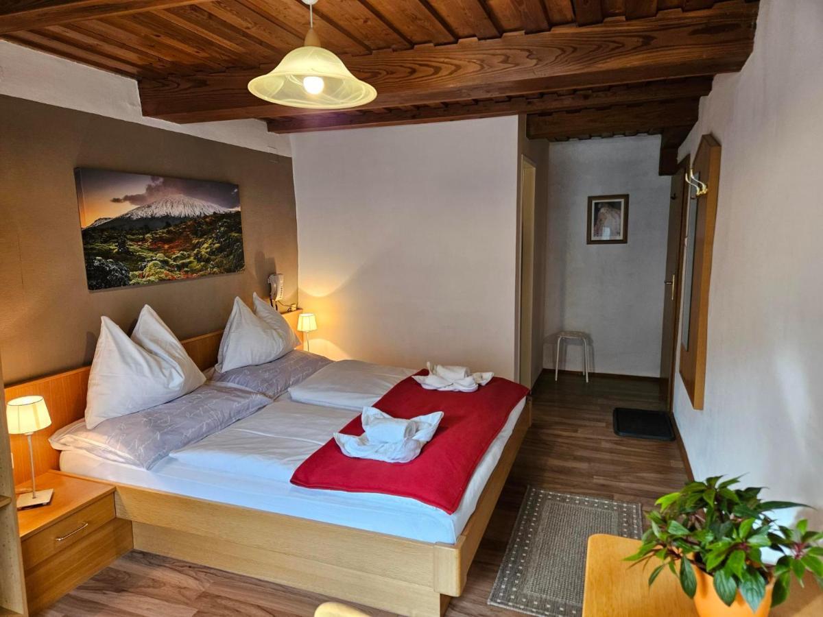 Gasthof-Pension Alt Kirchheim Бад Клайнкирххайм Екстериор снимка