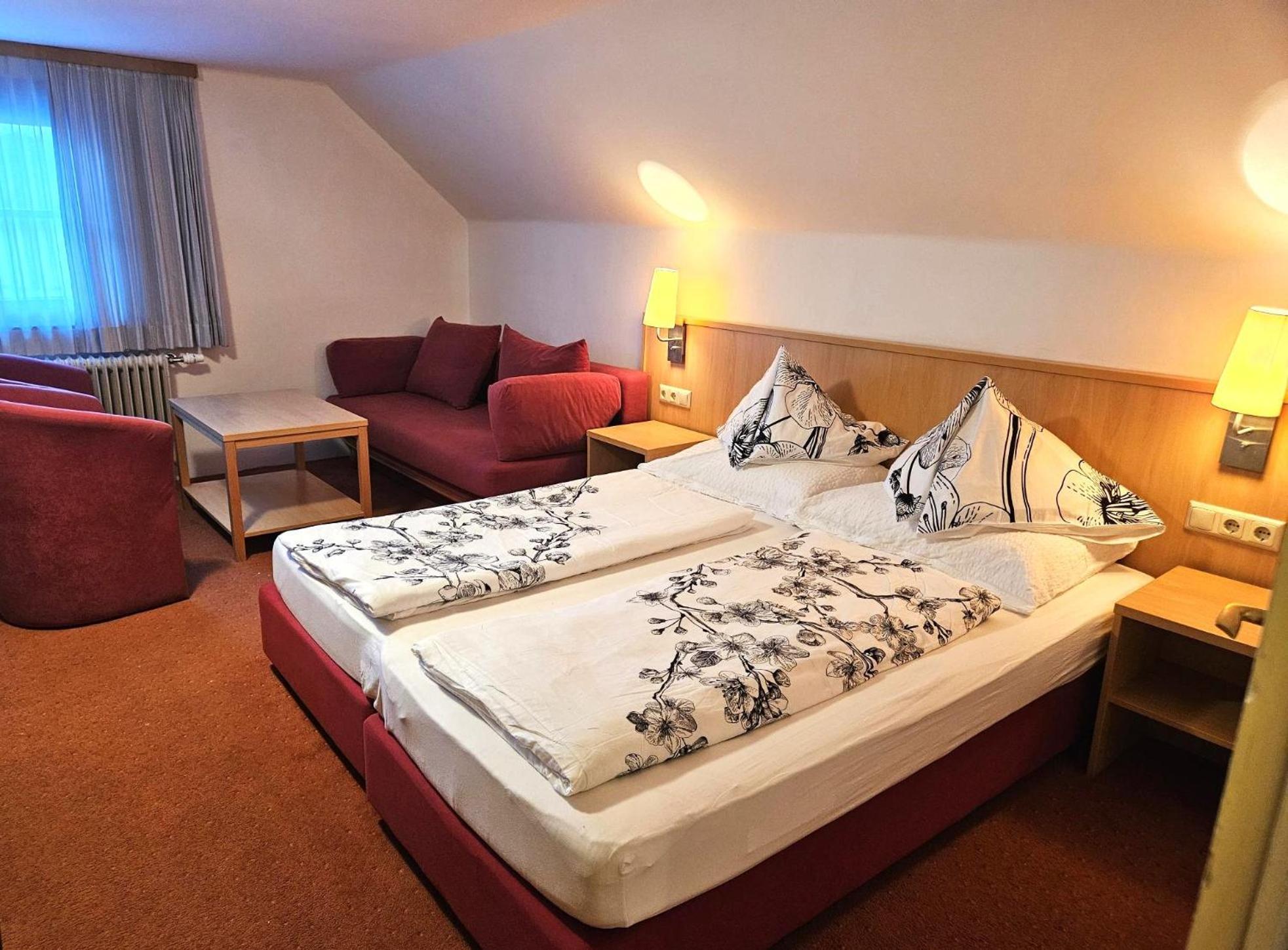 Gasthof-Pension Alt Kirchheim Бад Клайнкирххайм Екстериор снимка
