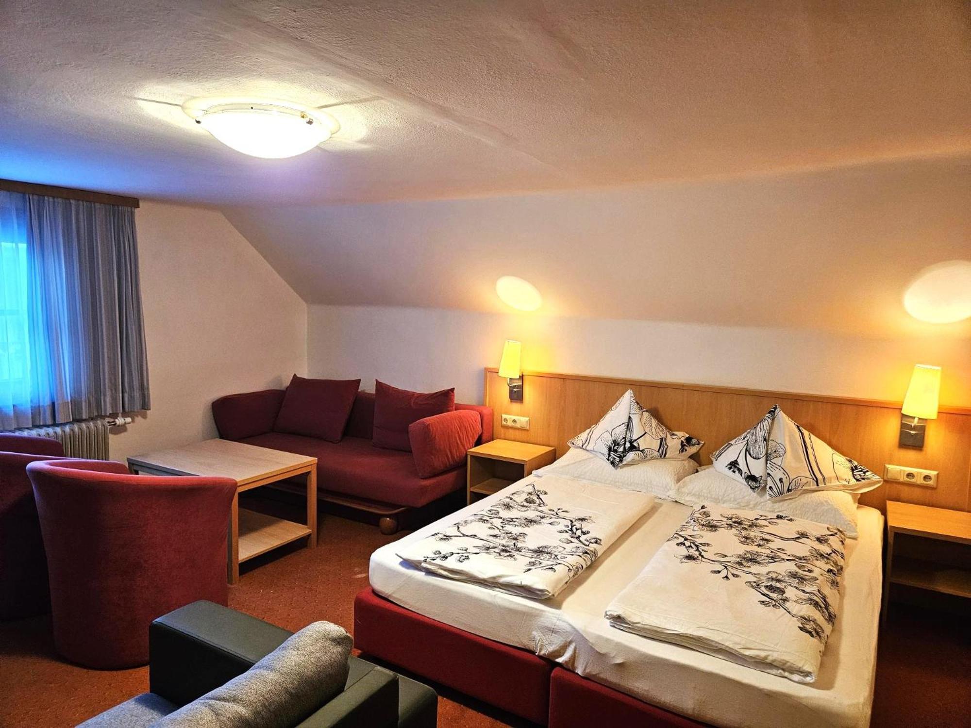 Gasthof-Pension Alt Kirchheim Бад Клайнкирххайм Екстериор снимка